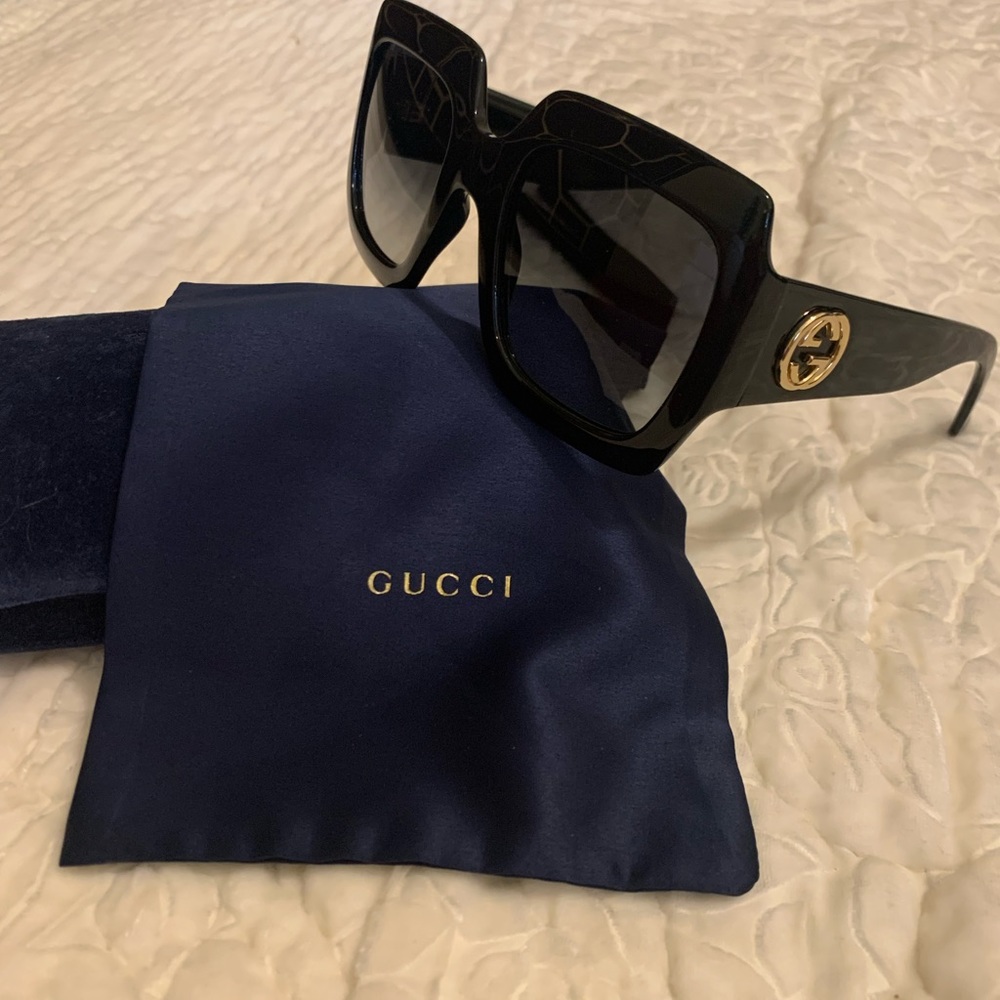 Gucci black, square frame sunglasses NWOT